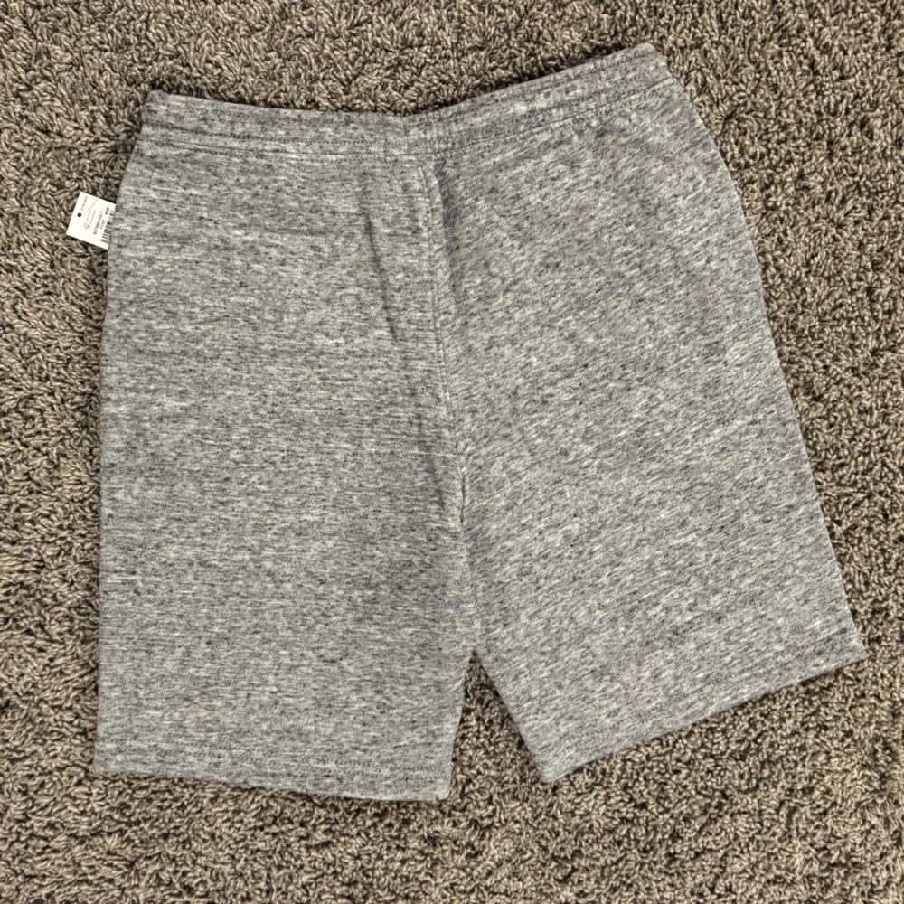 NWT Boys Old Navy Heather Gray Athletic Shorts, size large 10-12